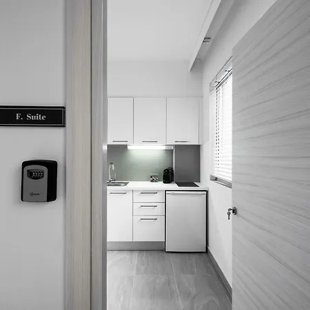 Apartament M&f Luxury Est. 2019 / F Salonic