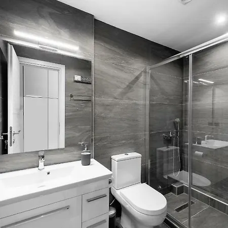 Apartament M&f Luxury Est. 2019 / F Salonic